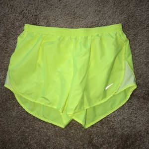 NIKE WOMENS DRI-FIT RUNNING SHORTS